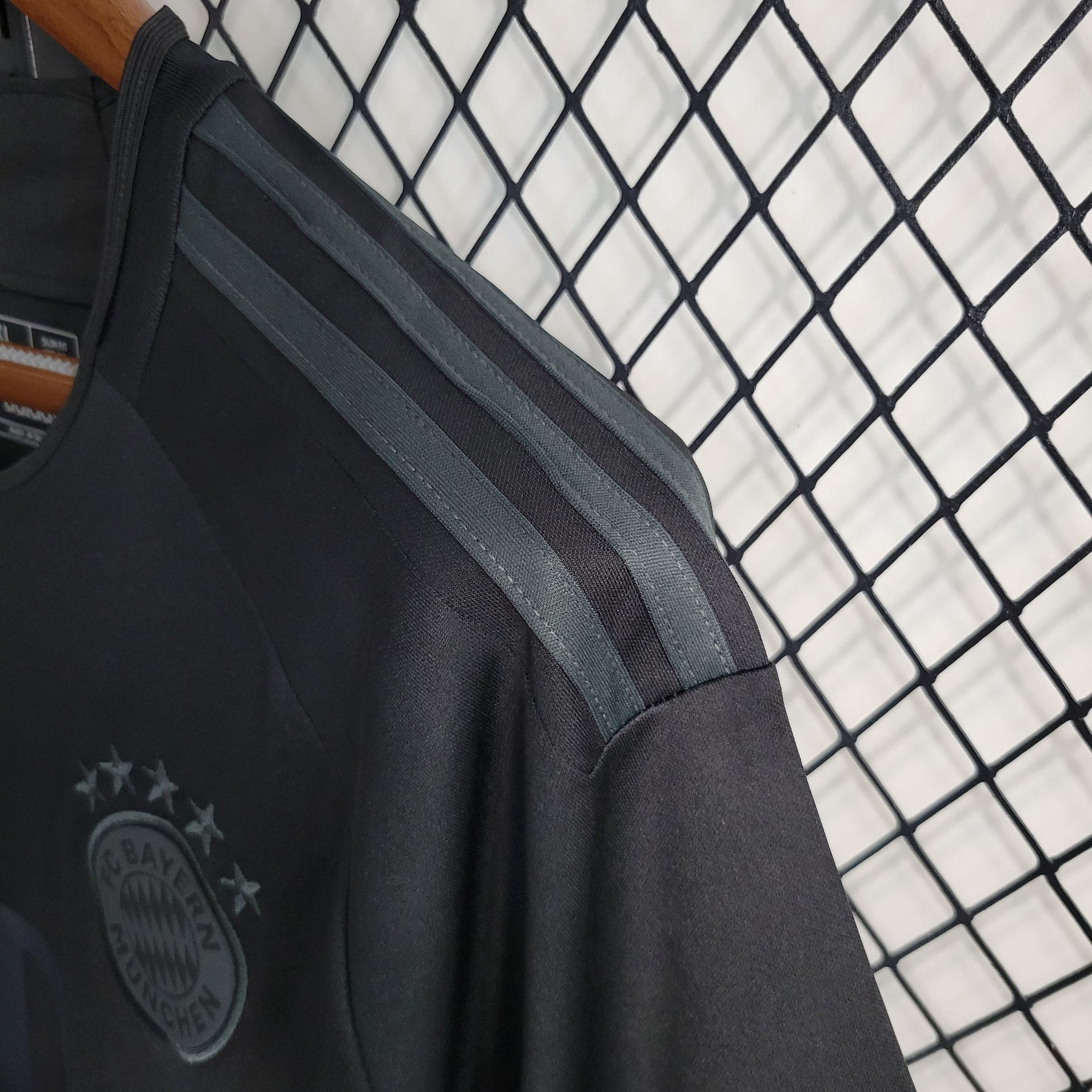 Camisa Bayern Edição Especial Black 23/24 - Versão Torcedor