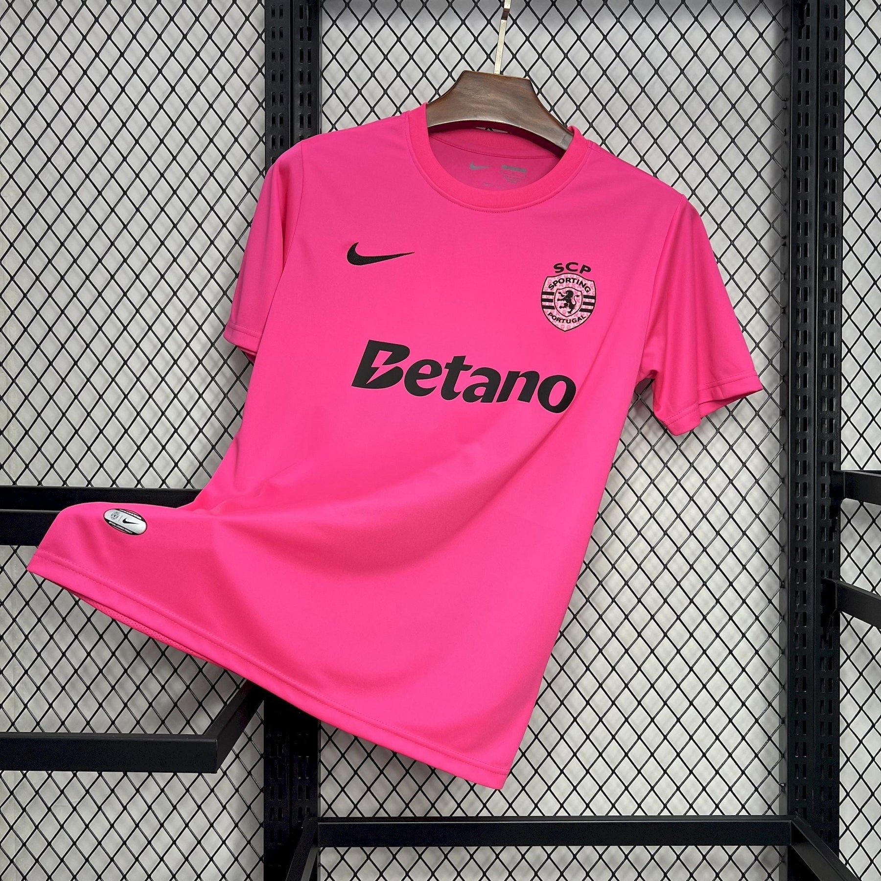 Camisa Sporting Outubro Rosa 24/25 - Nike Torcedor Masculina