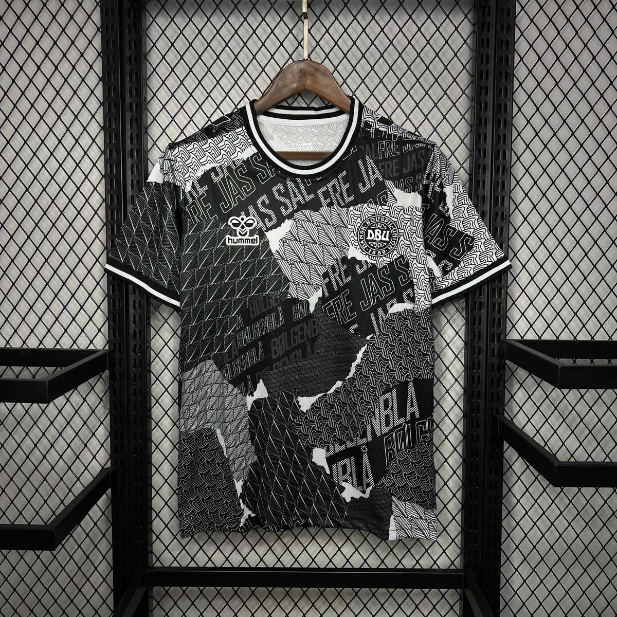 Camisa Dinamarca Pré-Jogo 24/25 - Versão Torcedor