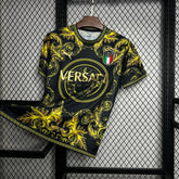 Camisa Itália Versace Co-Branded Edition 22/23 - Versão Torcedor