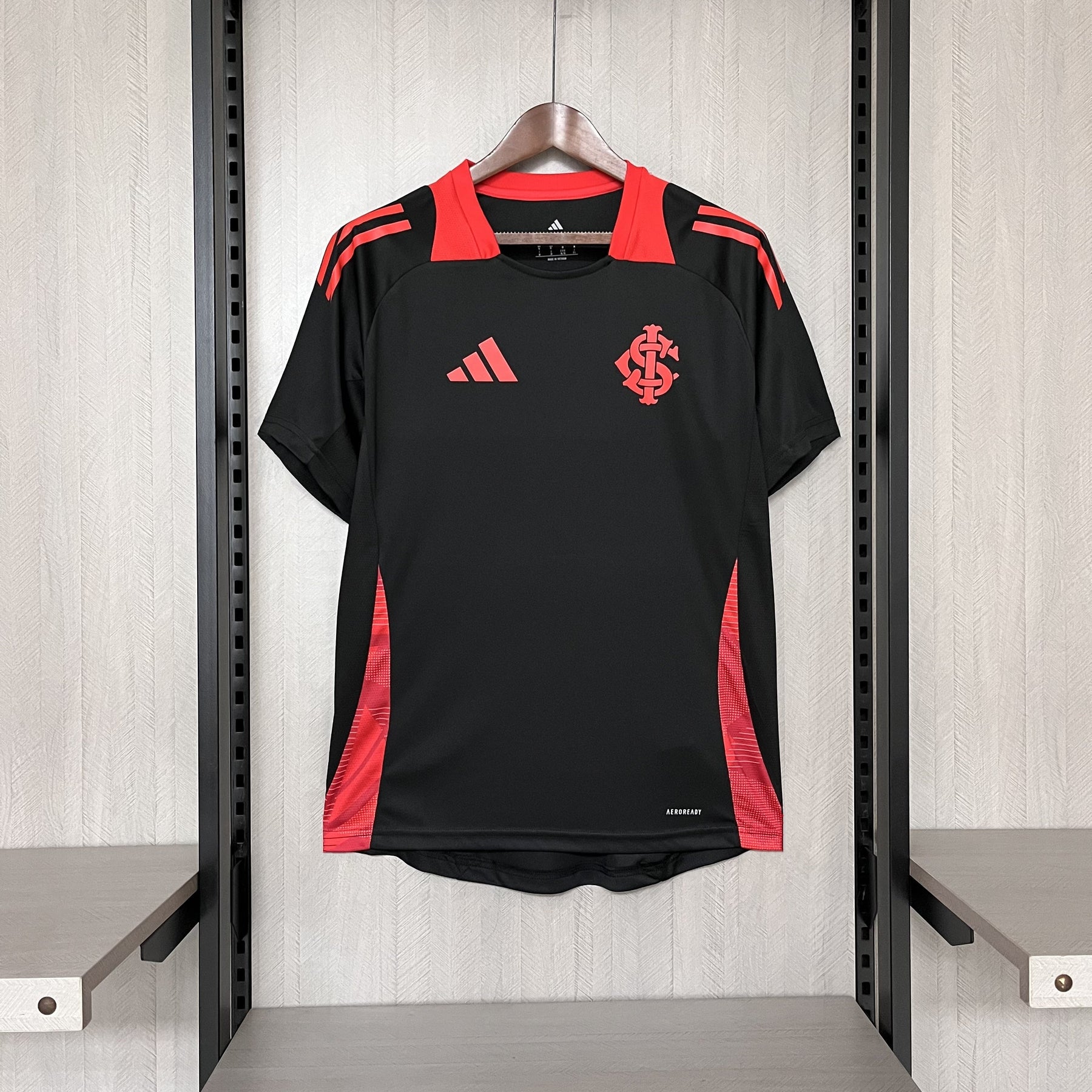 Camisa Internacional Treino 25/26 - Adidas - Lançamento