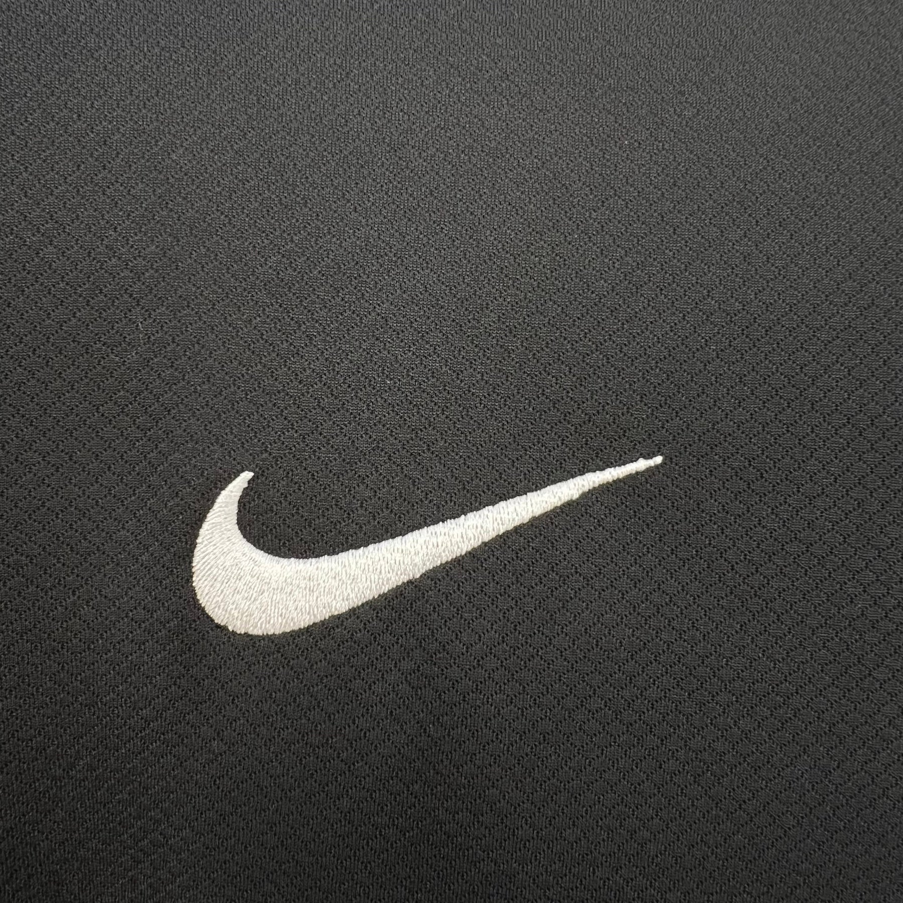 Camisa Eintracht Frankfurt Away 24/25 - Torcedor Masculina