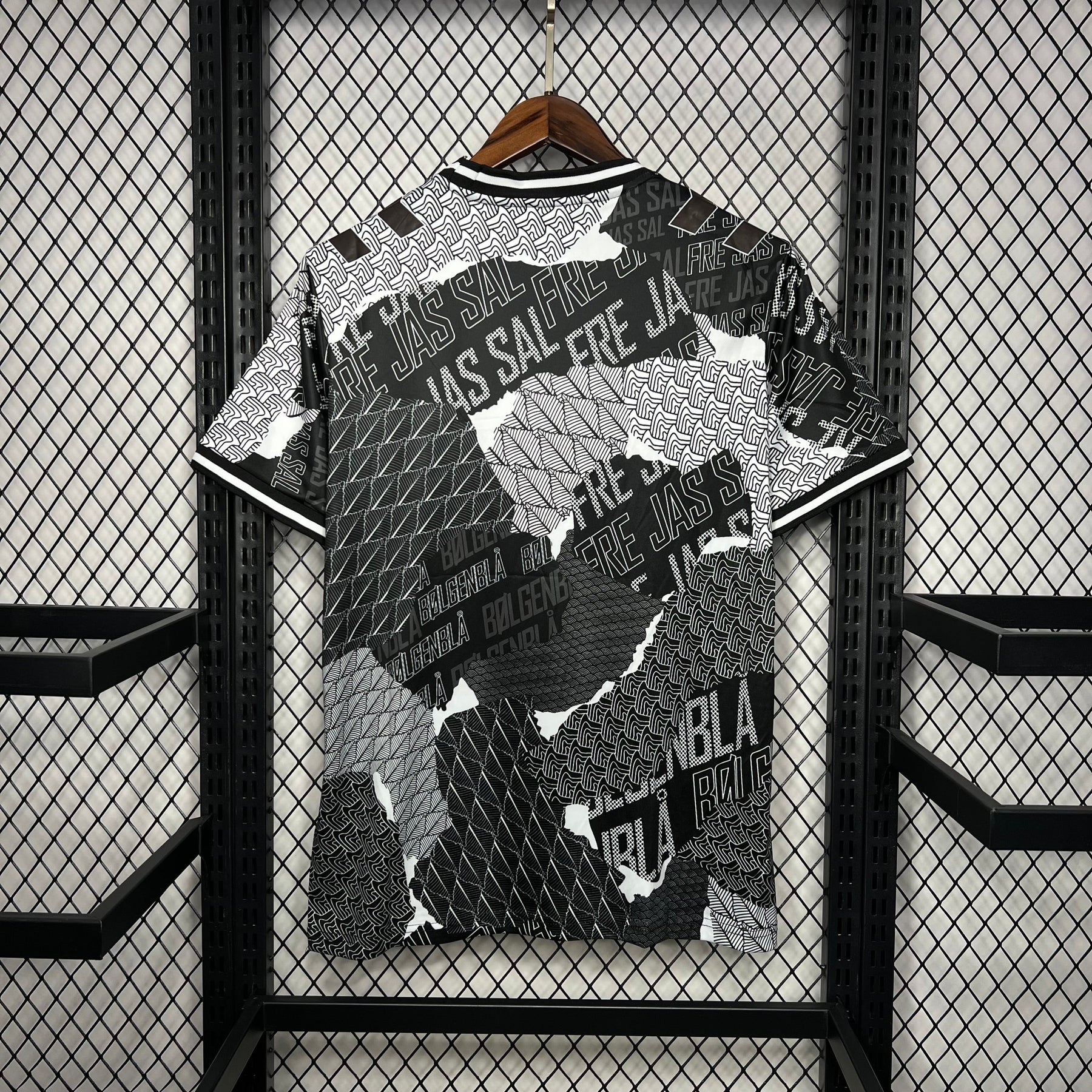 Camisa Dinamarca Pré-Jogo 24/25 - Versão Torcedor